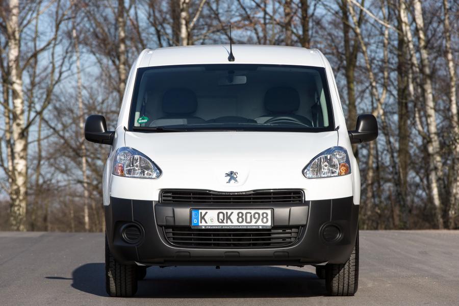  Peugeot Partner Van Electric 2013 года  (фото 11 из 21)